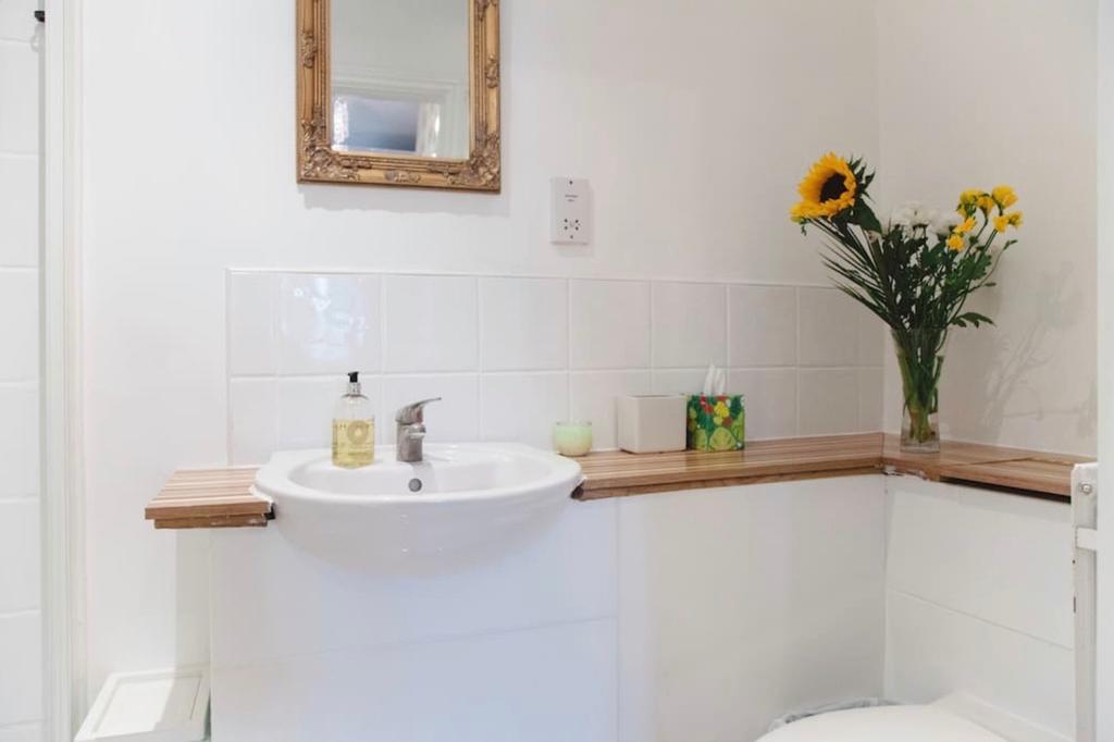 Lynbrook Grove Guesthouse London Ngoại thất bức ảnh